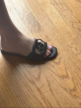 Gucci Black Leather Slide Sandals with Interlocking G